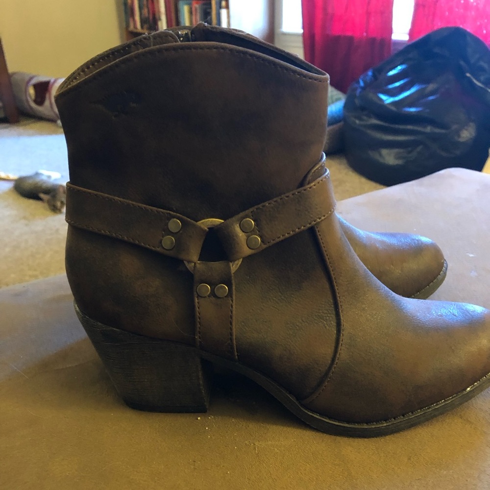 Women’s 9.5 boots